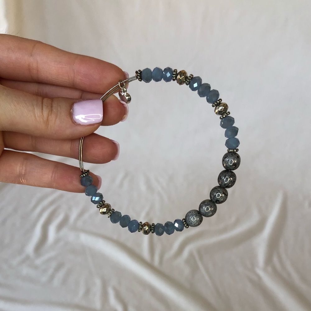 Handmade Blue Stone Bead Expandable Bracelet - Picture 1 of 6